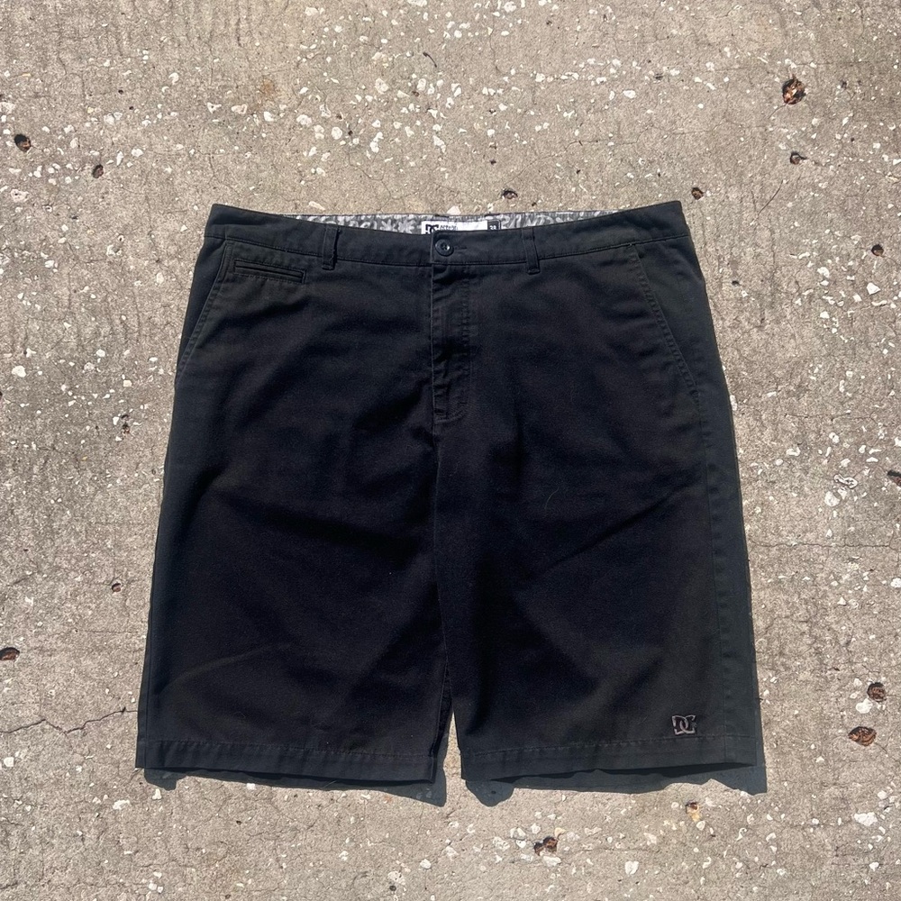 Black Baggy Y2K DC chino shorts w38 with subtle branding